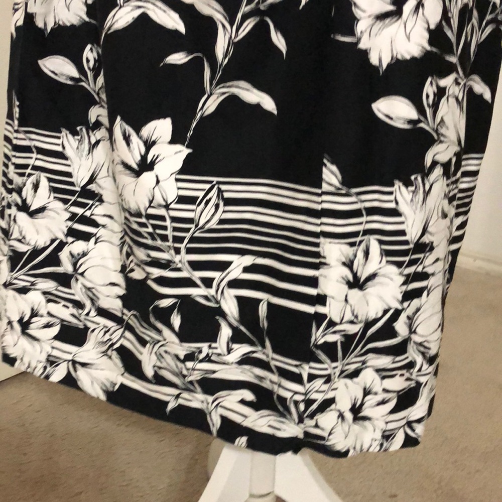 NY Collection Plus Size Printed Sheath Dress - Picture 5 of 5